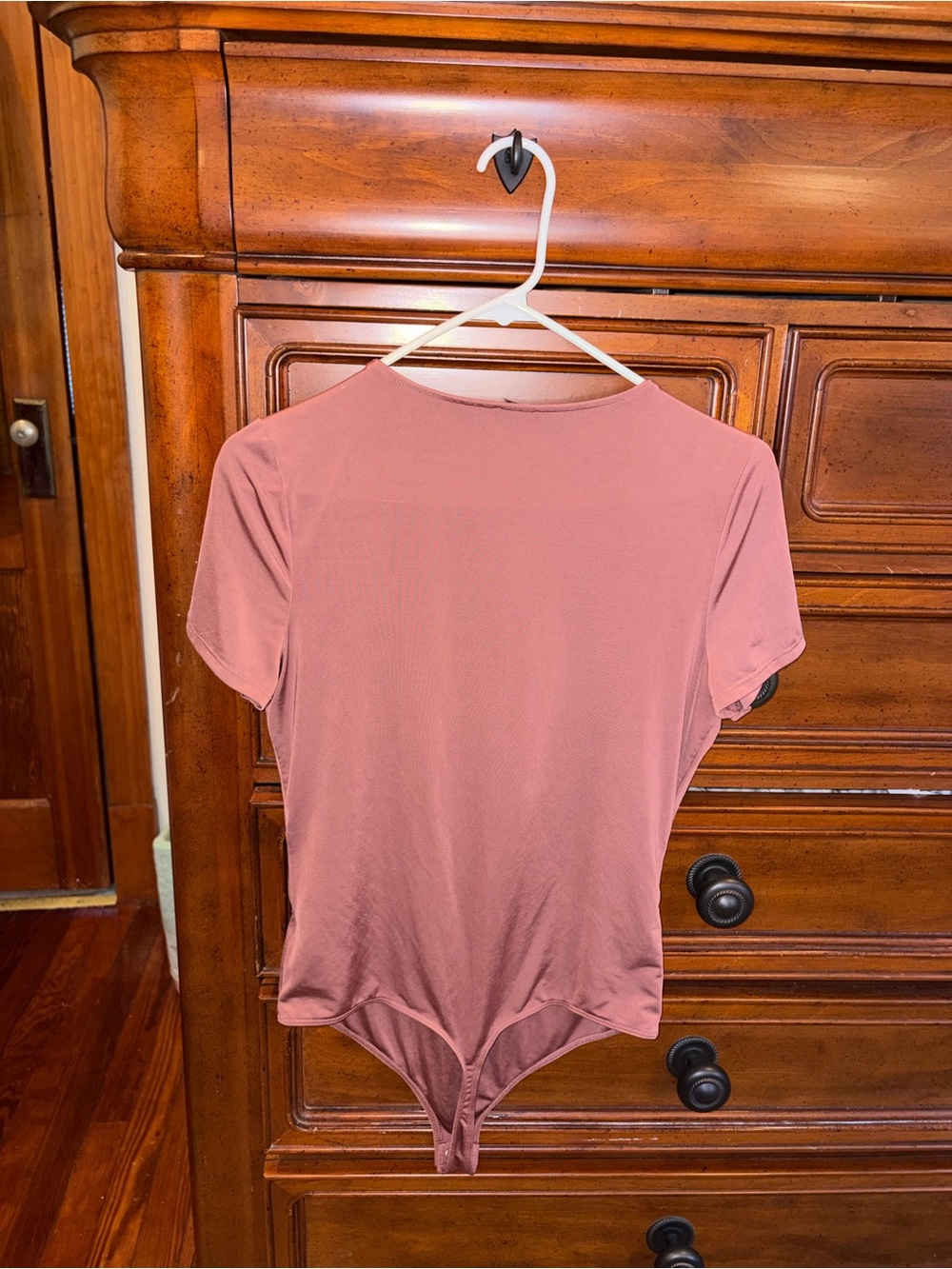 Express Body Contour Mauve Brown Scoop Neck Short Sleeve Bodysuit M - Picture 2 of 7